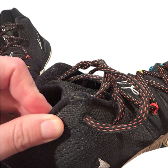 Nike Kyrie FRIENDS size 9 - Picture 5 of 9